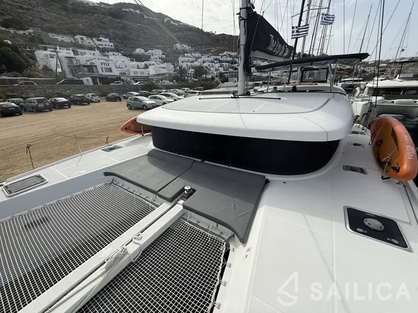 Lagoon 42 - Yacht Charter Sailica