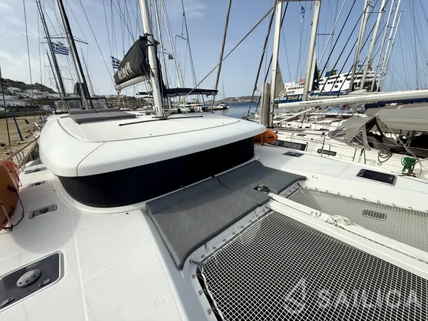 Lagoon 42 - Yacht Charter Sailica