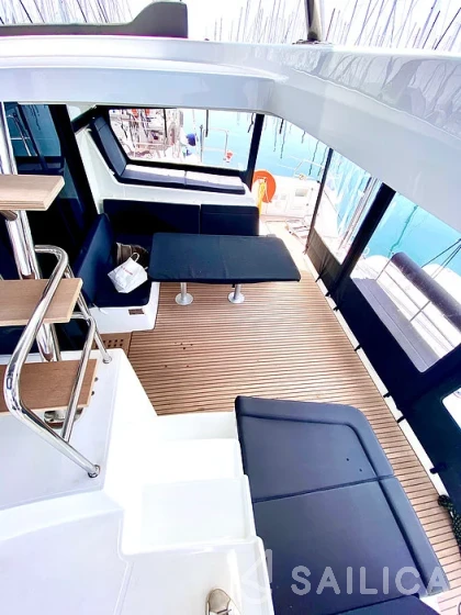 Lagoon 42 - Yacht Charter Sailica