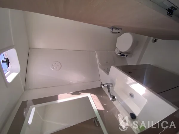 Isla 40 - Yacht Charter Sailica