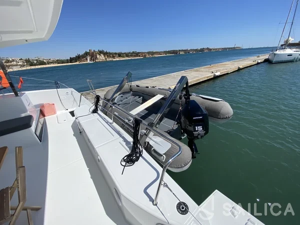 Isla 40 - Yacht Charter Sailica