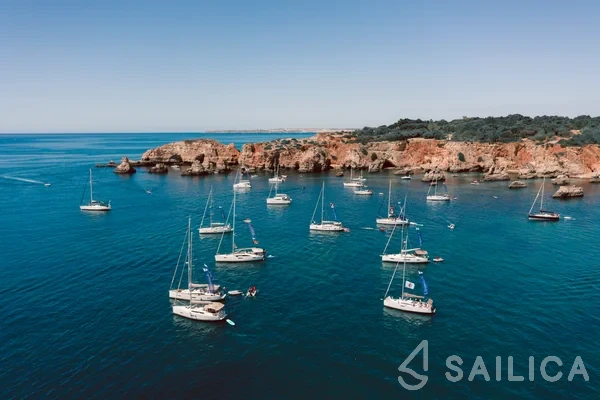 Isla 40 - Yacht Charter Sailica