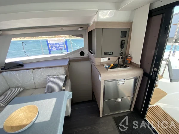 Isla 40 - Yacht Charter Sailica