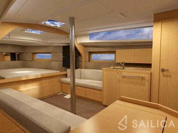 Oceanis 38 - Yacht Charter Sailica