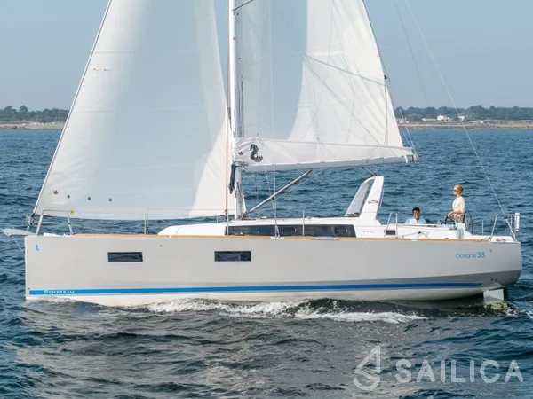 Oceanis 38 - Yacht Charter Sailica