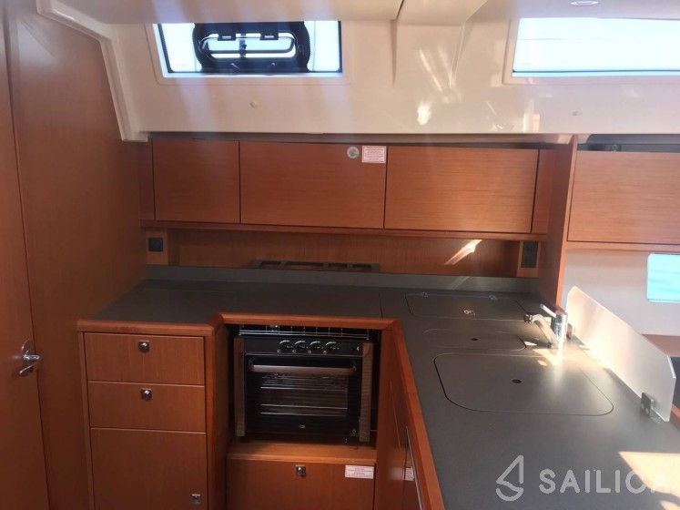 Bavaria C45 - Yacht Charter Sailica