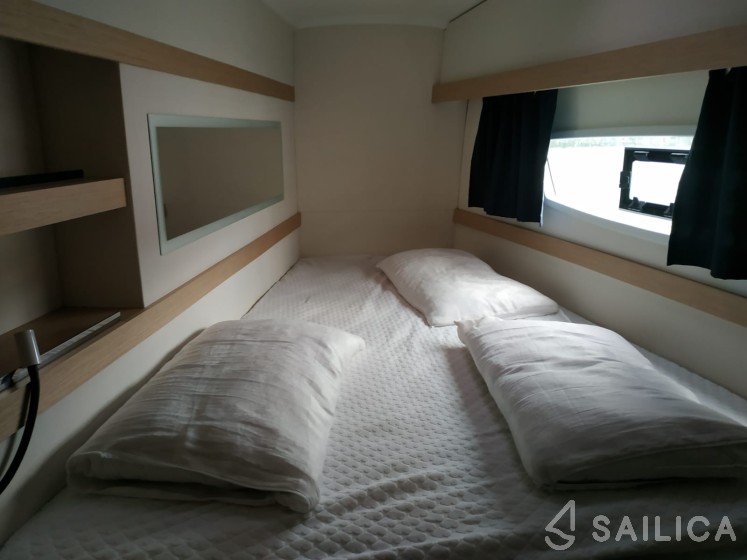 Lucia 40 - Yacht Charter Sailica