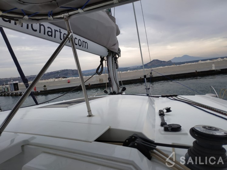 Lucia 40 - Yacht Charter Sailica