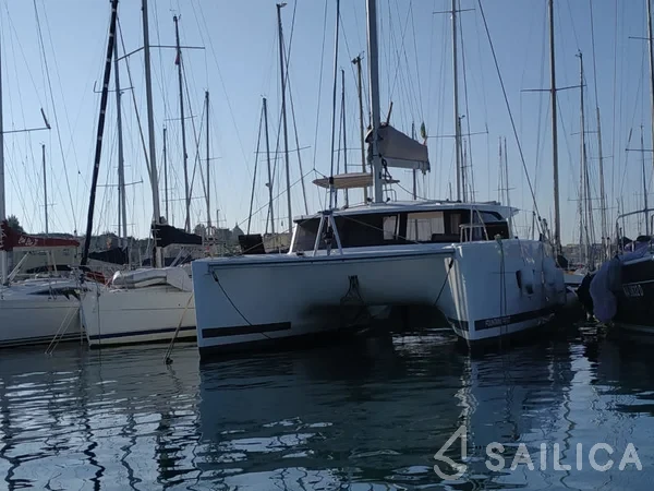 Lucia 40 - Yacht Charter Sailica