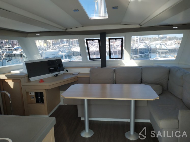 Lucia 40 - Yacht Charter Sailica