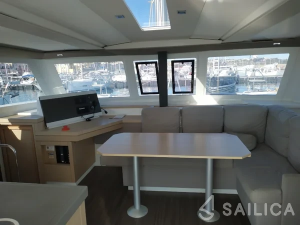 Lucia 40 - Yacht Charter Sailica
