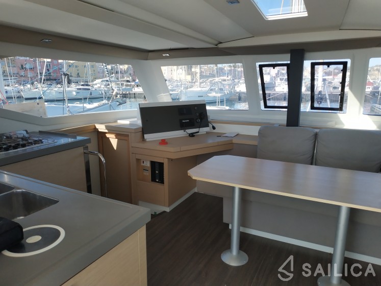 Lucia 40 - Yacht Charter Sailica