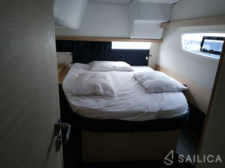Lucia 40 - Yacht Charter Sailica