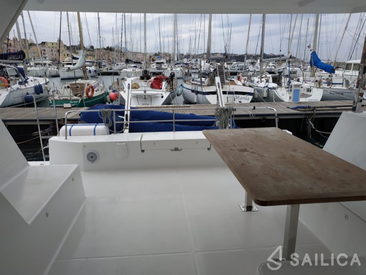 Lucia 40 - Yacht Charter Sailica