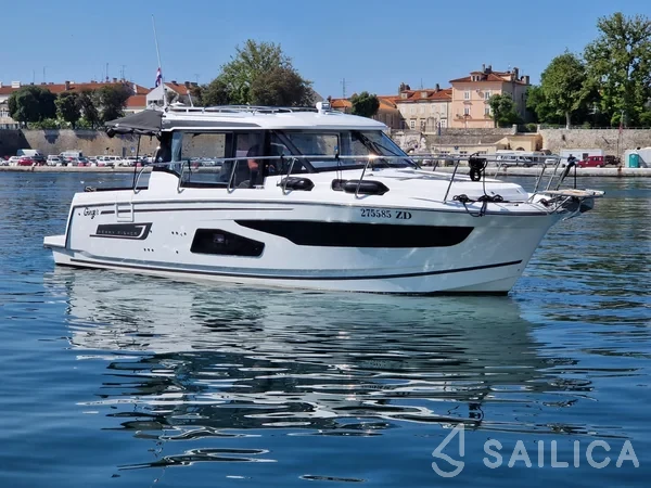 Merry Fisher 1095 - Yacht Charter Sailica