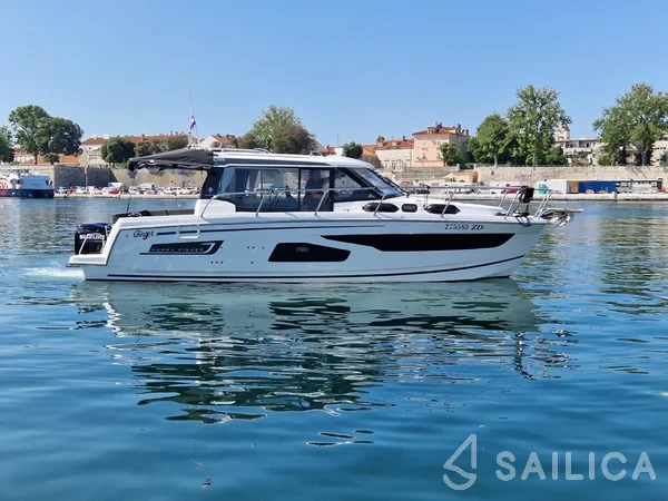 Merry Fisher 1095 - Yacht Charter Sailica