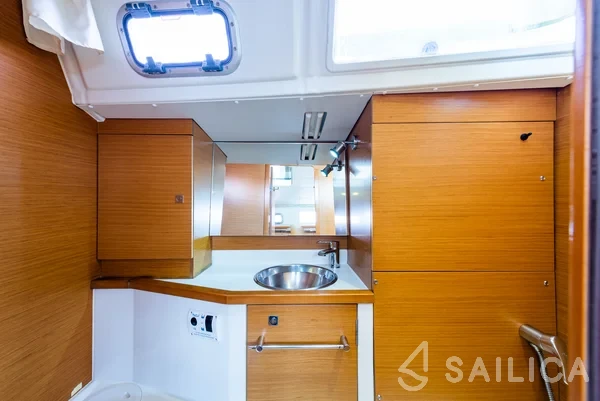 Sun Odyssey 379 - Yacht Charter Sailica