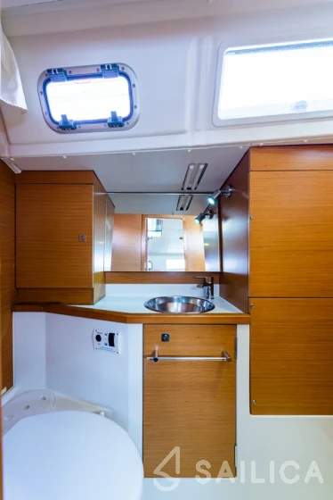 Sun Odyssey 379 - Yacht Charter Sailica