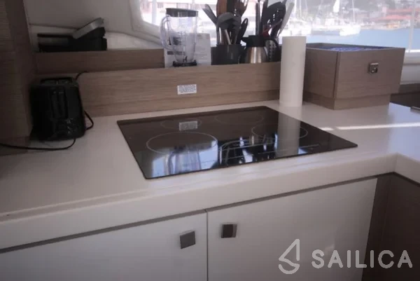 Saona 47 - Yacht Charter Sailica