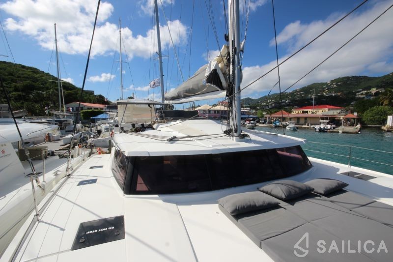 Saona 47 - Yacht Charter Sailica