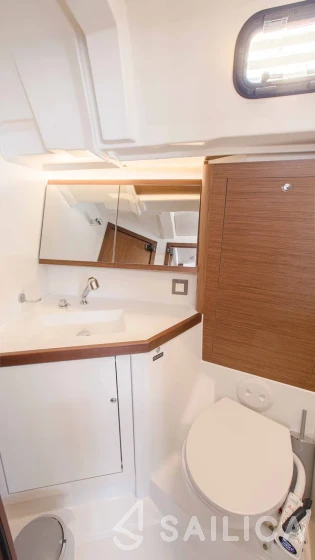Oceanis 46.1 - Yacht Charter Sailica