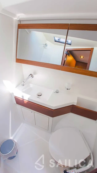 Oceanis 46.1 - Yacht Charter Sailica