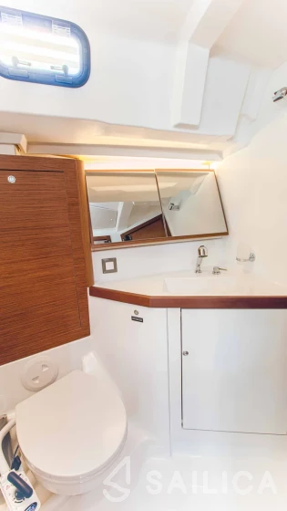 Oceanis 46.1 - Yacht Charter Sailica