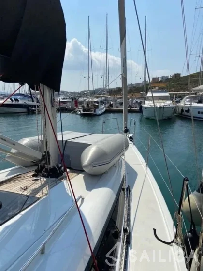 Dehler 38 SQ - Yacht Charter Sailica