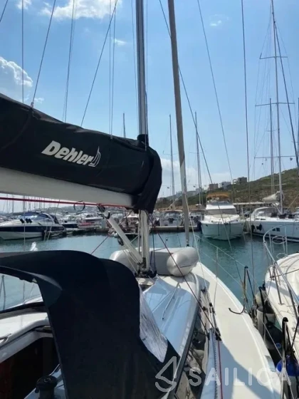 Dehler 38 SQ - Yacht Charter Sailica