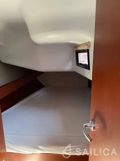 Dehler 38 SQ - Yacht Charter Sailica