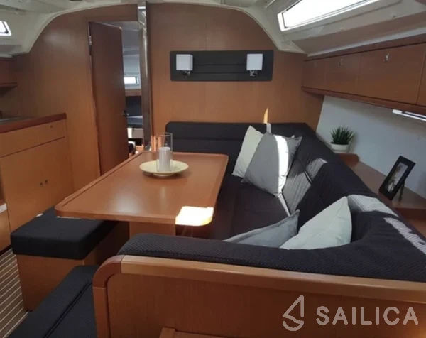 Bavaria 41 Cruiser - Yacht Charter Sailica