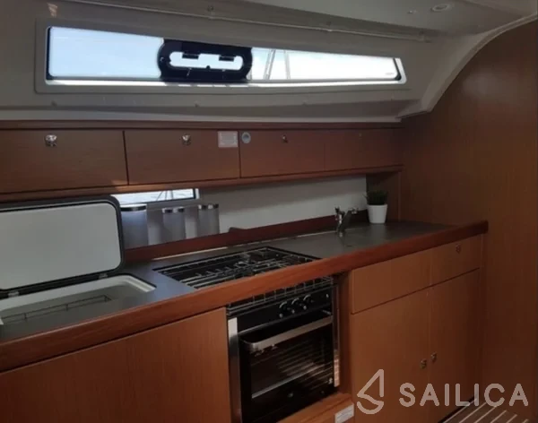 Bavaria 41 Cruiser - Yacht Charter Sailica
