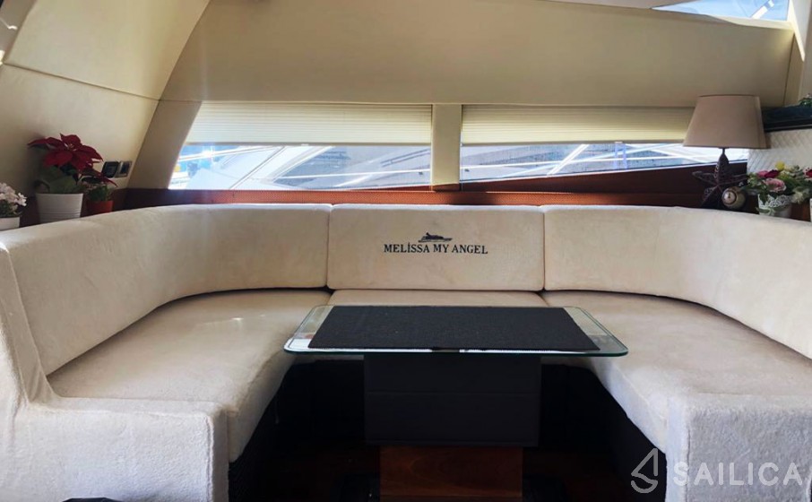 Galeon 640 Fly - Yacht Charter Sailica