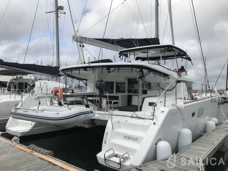 Lagoon 450 S - 4 + 2 cab. - Yacht Charter Sailica