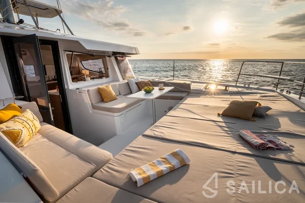 Bali 4.4 - Yacht Charter Sailica