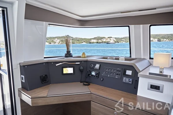 Bali 4.4 - Yacht Charter Sailica