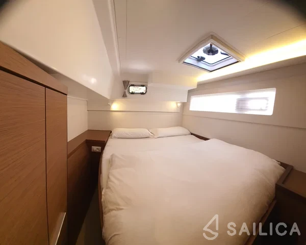 Lagoon 40 - Yacht Charter Sailica