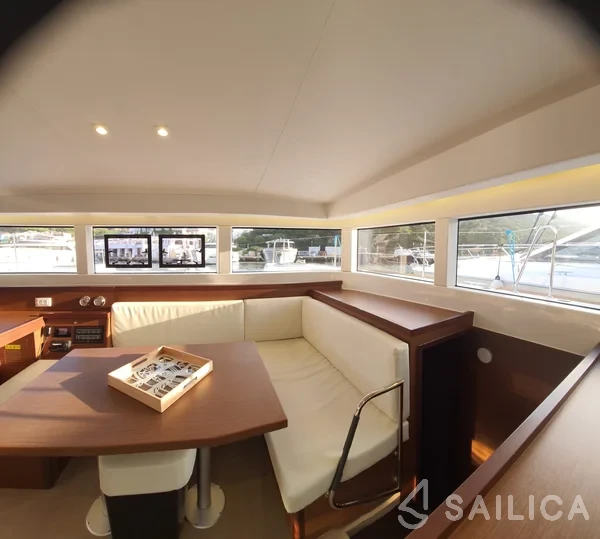 Lagoon 40 - Yacht Charter Sailica