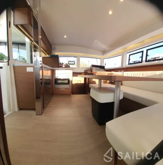Lagoon 40 - Yacht Charter Sailica