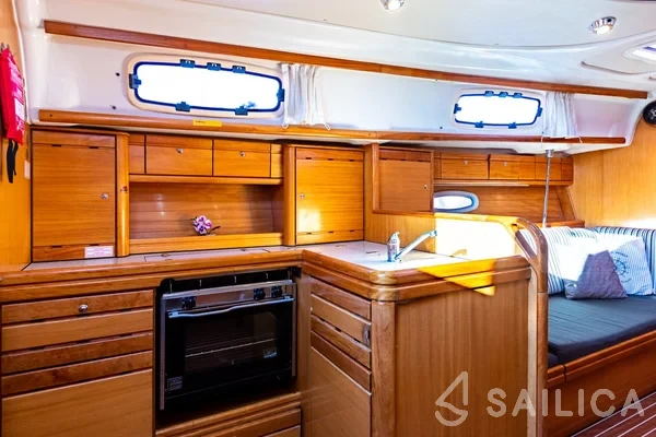 Bavaria 37 Cruiser - Yacht Charter Sailica