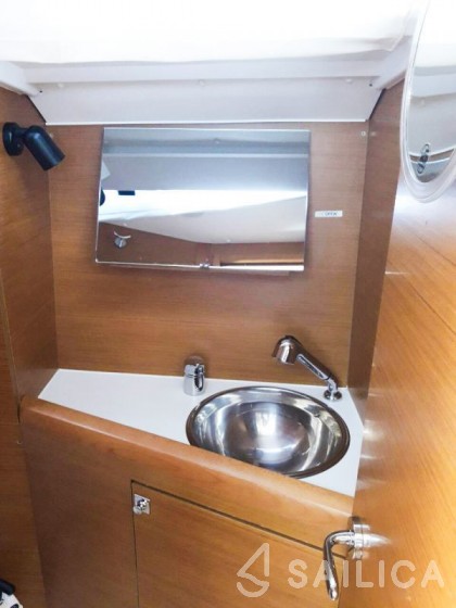 Sun Odyssey 349 - Yacht Charter Sailica