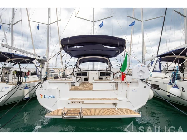 Oceanis 51.1 - Yacht Charter Sailica