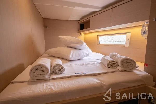 Oceanis 51.1 - Yacht Charter Sailica