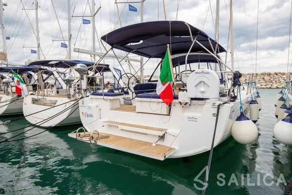 Oceanis 51.1 - Yacht Charter Sailica