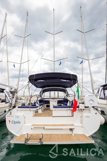 Oceanis 51.1 - Yacht Charter Sailica