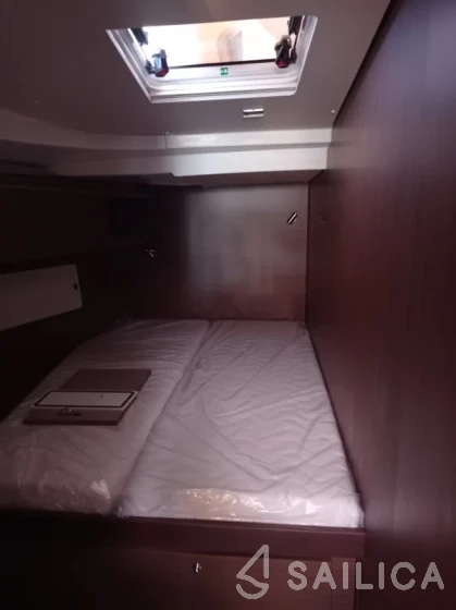 Oceanis 51.1 - Yacht Charter Sailica