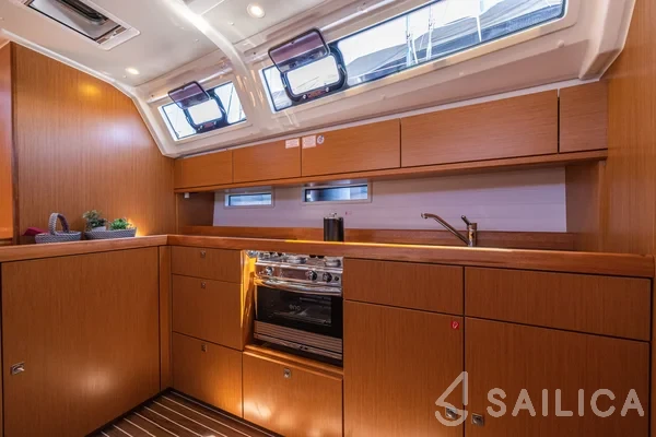Bavaria 46 Cruiser - Yacht Charter Sailica