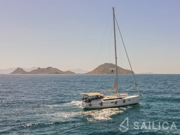 Bavaria 46 Cruiser - Yacht Charter Sailica