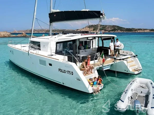 Lagoon 450  Flybridge - Yacht Charter Sailica