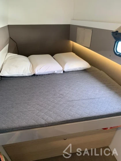 Bali 4.1 - Yacht Charter Sailica